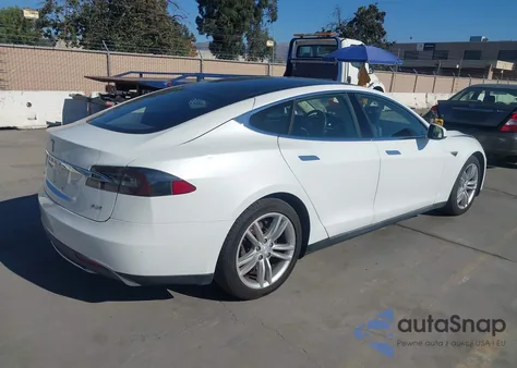 2013 Tesla Model S Performance z USA, uszkodzony, nr VIN 5YJSA1CP8DFP24398